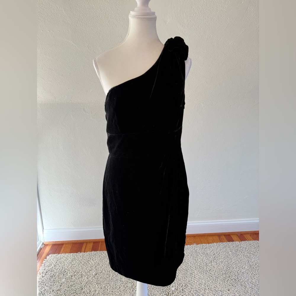 Trina Turk Black One-Shoulder Semi-Formal Velvet Dress